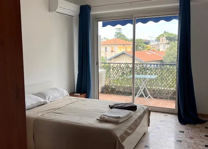 Grand Proche Promenade Nizza